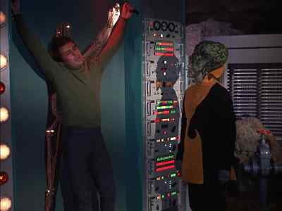 Captain, this fort is lost.
There's nothing more you can do here. - The Time Tunnel