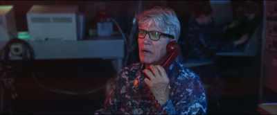 Captain Keele, what are you-- - Megalodon: The Frenzy
