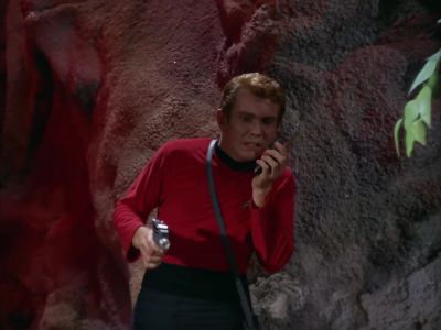 - Captain!
- Kirk here. - Star Trek