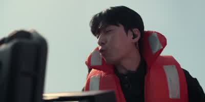 Captain Park, get usas close to the shore as possible. - Squid Game