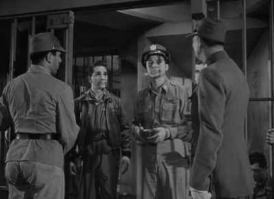 - Captain Ross?
- Yes. - The Purple Heart
