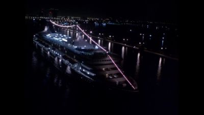 Captain stubing:
Ladies and gentlemen, - The Love Boat
