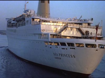 Captain stubing (on
loudspeaker): Good morning. - The Love Boat