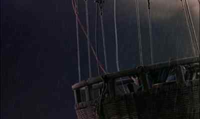 Captain, the balloon, it's tearing open. - Mysterious Island