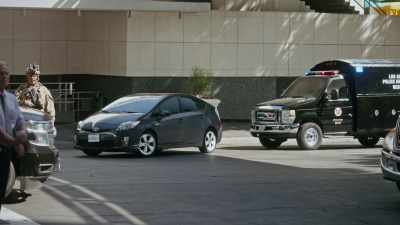 [ Car alarm beeps ] - The Rookie: Feds