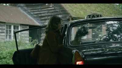 CAR APPROACHING
Here, now, look. Here she comes. - A Very English Scandal