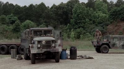 ( Car approaching ) - The Walking Dead