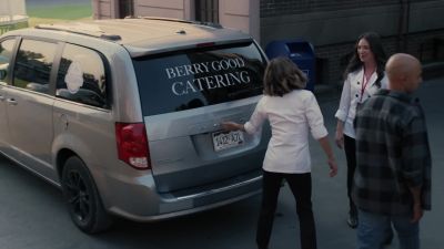 (car doors slamming) - Curious Caterer: Forbidden Fruit