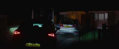 (car engine revving) - This England