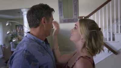 -[car honk]
-oh, come on. - Hall Pass Nightmare