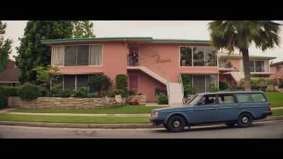 Car horn blares - The Story of Film: A New Generation