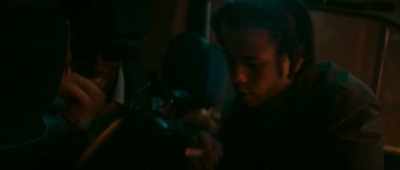 Careful, careful.
You're going to scratch them. Leave them. - Yardie
