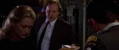 Careful, Linda.
It's hot. - The Deer Hunter