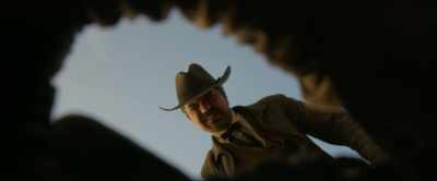Careful, Sheriff, if you
disfigure those faces, - That Dirty Black Bag
