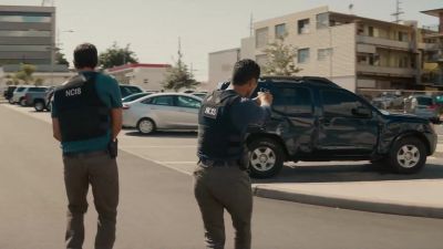 Careful. Something feels off. - NCIS: Hawai'i