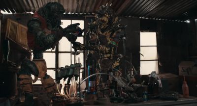Careful. Wait. - District 9