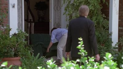 - Careful. You're gonna bust a lung.
- Leave me alone! - The X-Files