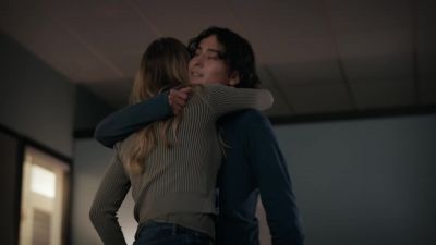 Carlos, I can't believe it's you.
It's... [chuckles] - Manifest