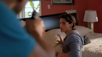 Carlos,
what are you doing? - CSI: Miami