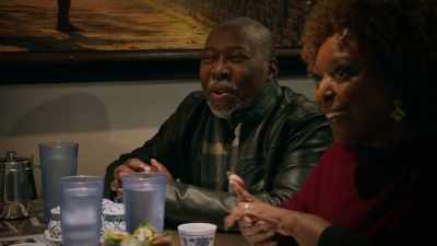 - Carmichael family.
- [ laughs ] - All Rise