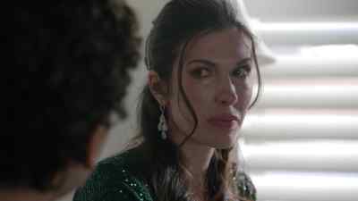Carnie, that is exactly
what gas lighting does. - Lies My Babysitter Told