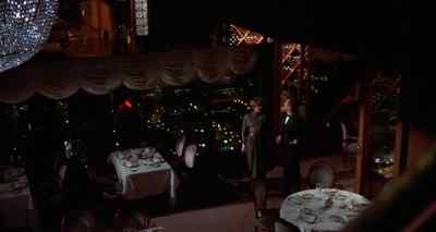 CAROL ANNE:
The man! - Poltergeist III