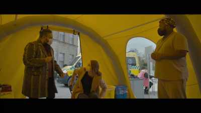 - Carol, come here, my love!
- Stop! That's it. Stop it! - The Bubble