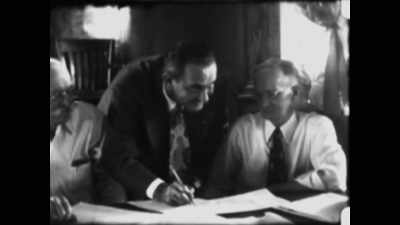 [Caroli]
Lyndon Johnson could - First Ladies