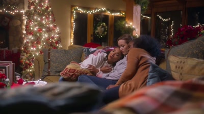 CAROLINE GROANS - Yuletide the Knot