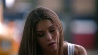 Caroline, help me. - The Vampire Diaries