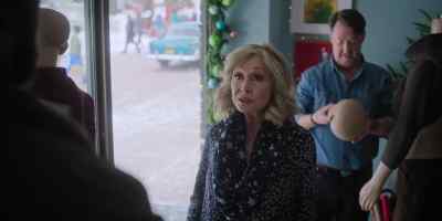 Caroline, I will break
this door down, I swear, - Hot Frosty