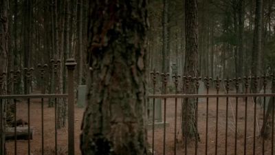 CAROLINE: Matt, it's Caroline. - The Vampire Diaries