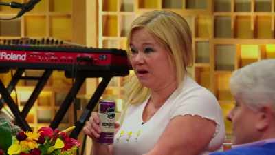 [Caroline] Oh. Well maybe not
speaking into the microphone - LOL: Last One Laughing Canada
