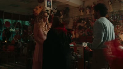 Carrie's gone, red.
It's Dahlia from now on. - Extraordinary