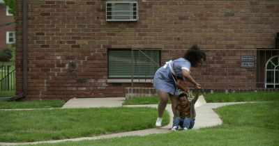 - Carry me! No, no!
- Please. - Little America