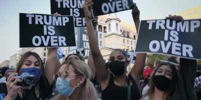 -(cars honking)
-(crowd shouting) - Stopping the Steal