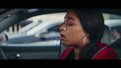 [cars honking] - Don't Tell Mom the Babysitter's Dead