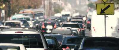 (cars honking) - Strain 100