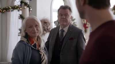 Carson, you say you see
the world through a lens, - Catering Christmas