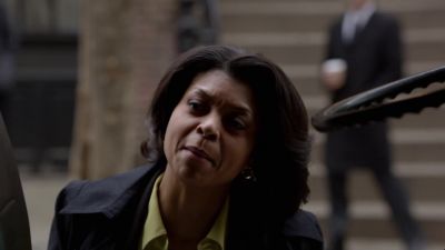 CARTER:
Police. Everybody out. - Person of Interest