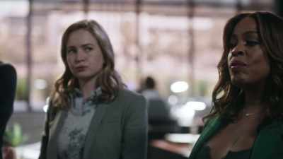 Carter, you and Simone
are on 24-hour watch - The Rookie: Feds