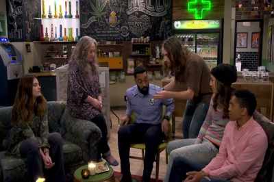 Carter, for your first time I've
chosen something gentle and euphoric. - Disjointed