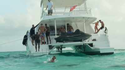 Casey: We don't get
alone time that much, - FBoy Island