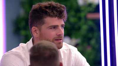 CASH IS NOT MY NORMAL TYPE
LOOK-WISE. - Love Island