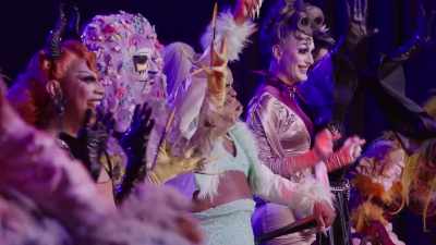 [cast cheers] - The Boulet Brothers' Dragula: Titans