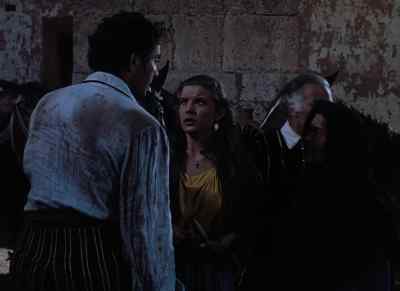 - Catana.
- Hurry, señor. We'll have to race for it. - Captain from Castile
