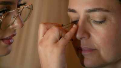 [Cate] She's gone crazy
on the eyebrow shape. - Glow Up: Britain's Next Make-Up Star