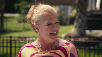 (Catherine chuckles)
- Dad, don't be silly. - Stepmom from Hell