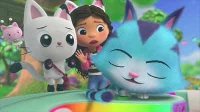 -CatRat!
-[tapping on glass] - Gabby's Dollhouse