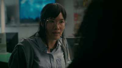 'Cause I'm standing in the
middle of a computer store - Paper Girls